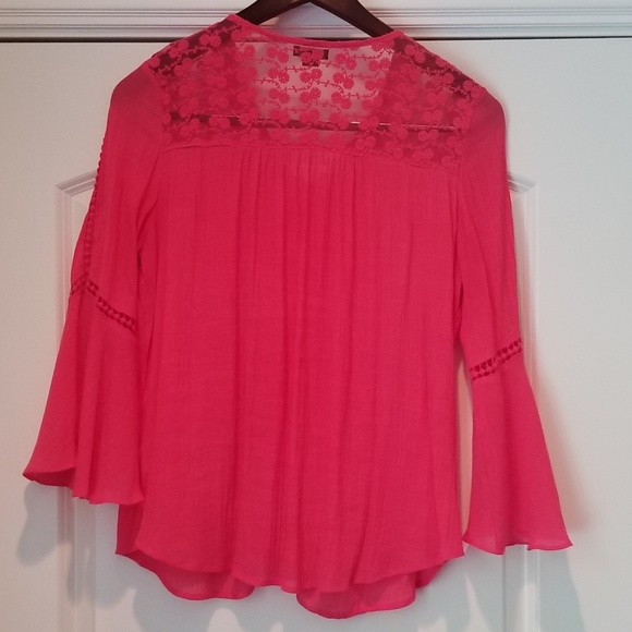 New Directions Linen Top with 3/4 Bell Sleeves - Picture 6 of 8